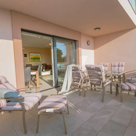 Karizma With Pool, Jacuzzi, And Sea View Villa Peroj