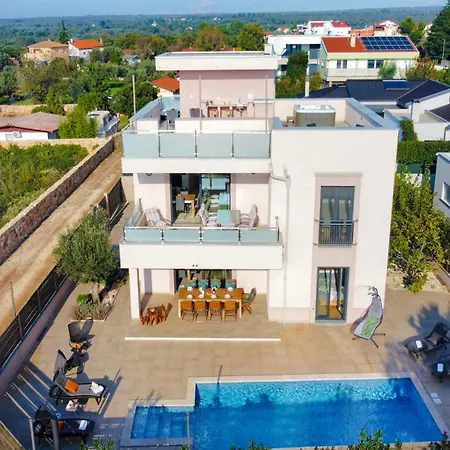 Karizma With Pool, Jacuzzi, And Sea View