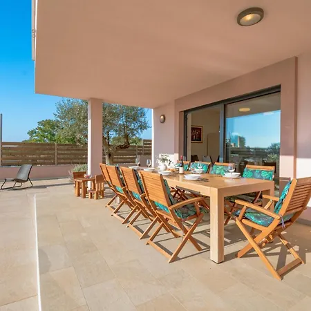 Karizma With Pool, Jacuzzi, And Sea View